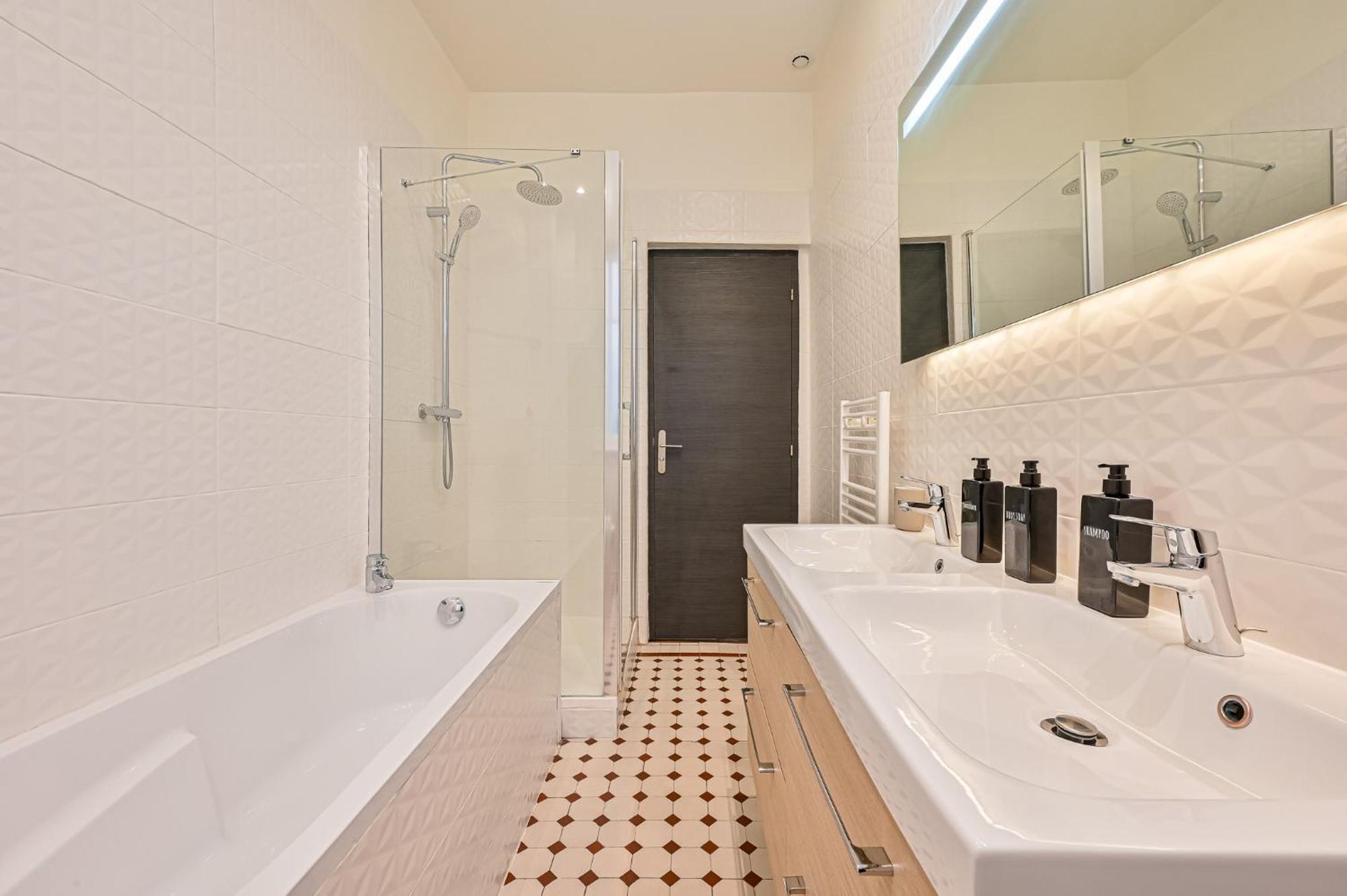 Magnifique Appartement De Luxe & Familia - Paris 16 Exteriör bild